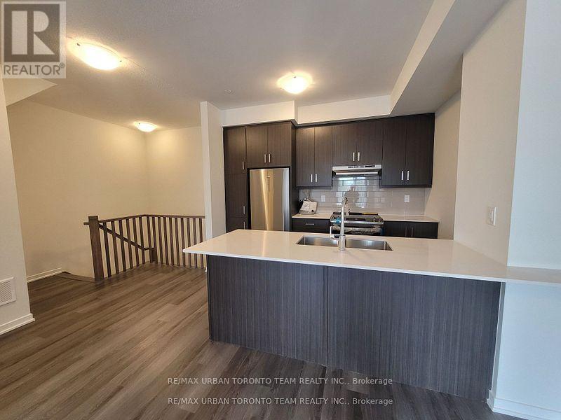 324 - 130 Honeycrisp Crescent, Vaughan, Ontario  L4K 0N6 - Photo 4 - N12464033