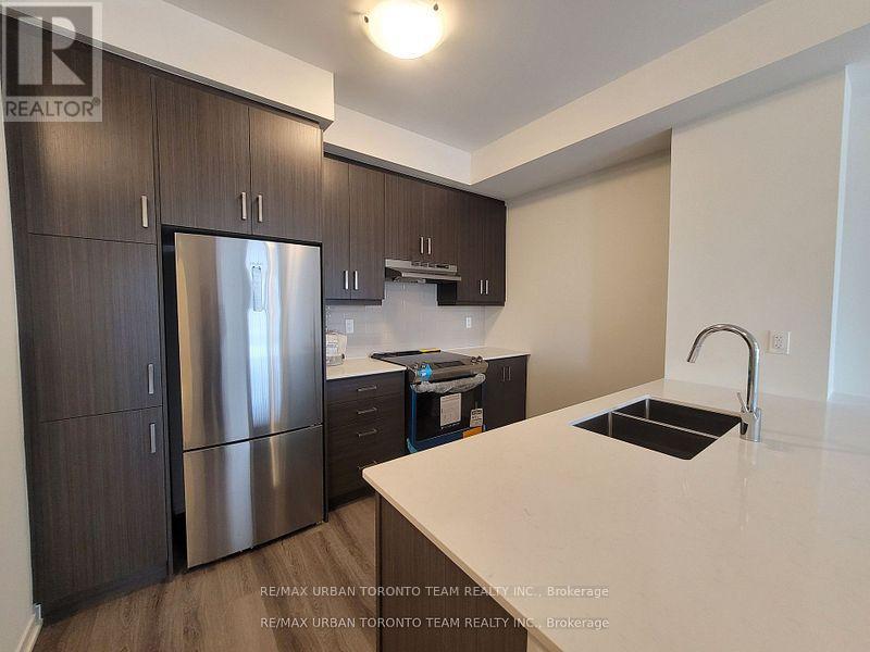 324 - 130 Honeycrisp Crescent, Vaughan, Ontario  L4K 0N6 - Photo 5 - N12464033