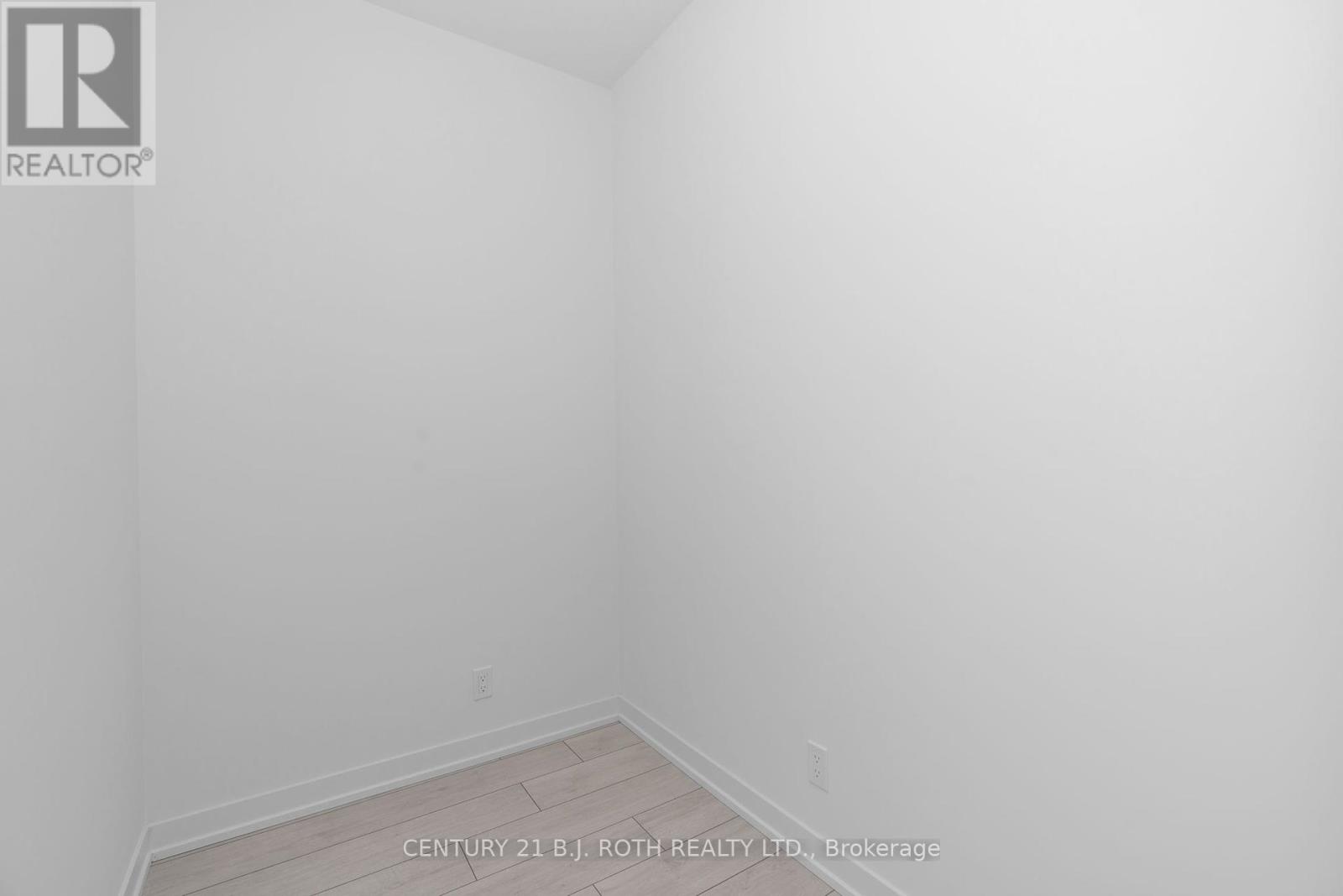 1909 - 39 Mary Street, Barrie, Ontario  L4N 1S9 - Photo 5 - S12464058