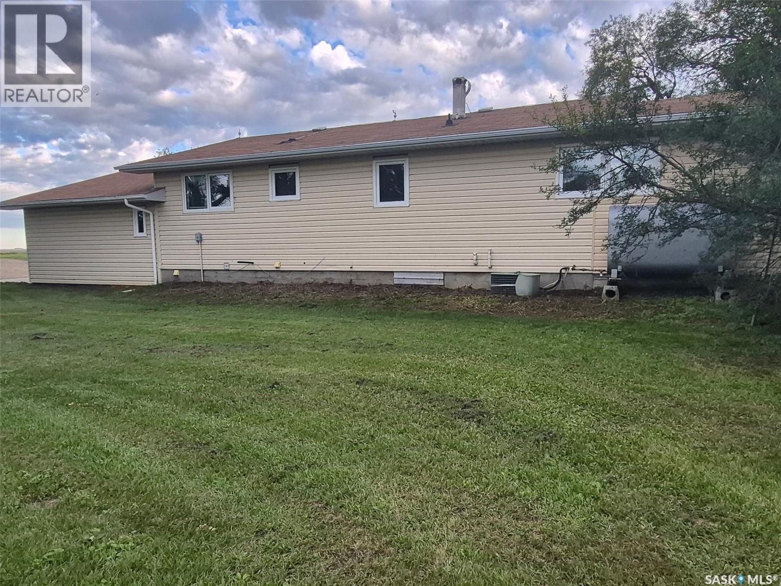 Gader Acreage, Coulee Rm No. 136, Saskatchewan  S0N 1M0 - Photo 4 - SK020812