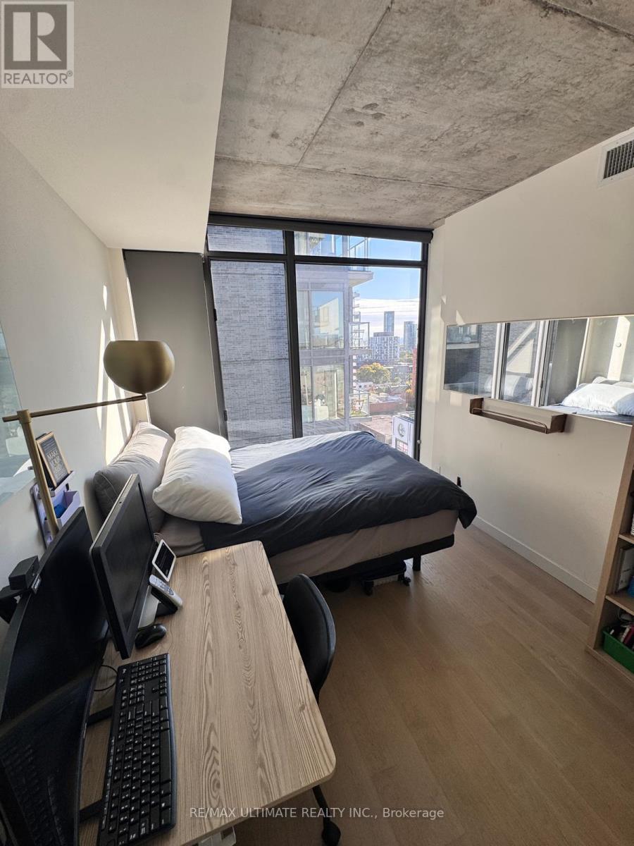 1302 - 111 Bathurst Street, Toronto, Ontario  M5V 0M9 - Photo 19 - C12454305