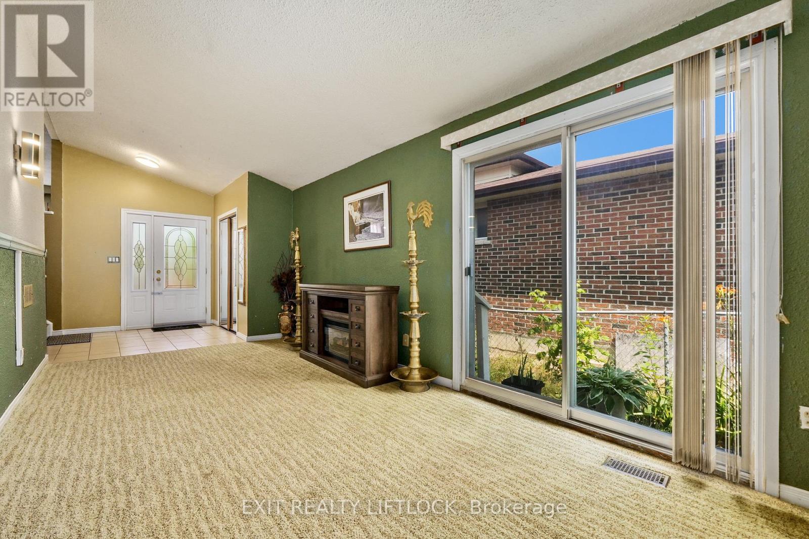 2102 Walker Avenue, Peterborough, Ontario  K9L 1S1 - Photo 12 - X12259976