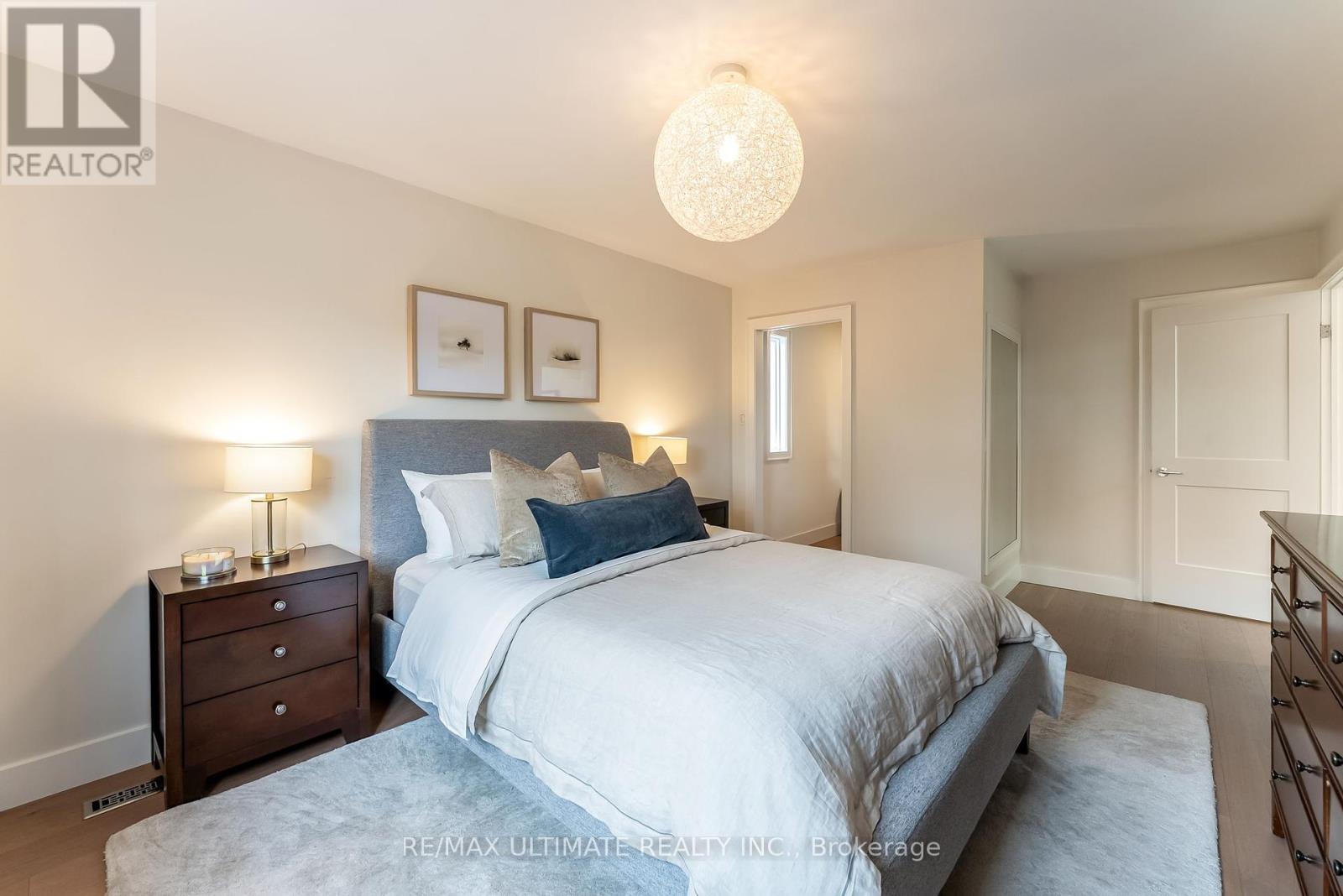 4157 Marblethorne Court, Mississauga, Ontario  L4W 2H9 - Photo 28 - W12463995