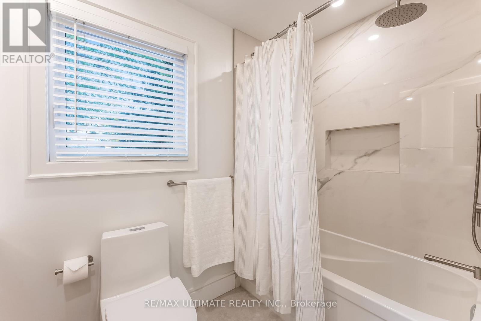 4157 Marblethorne Court, Mississauga, Ontario  L4W 2H9 - Photo 36 - W12463995