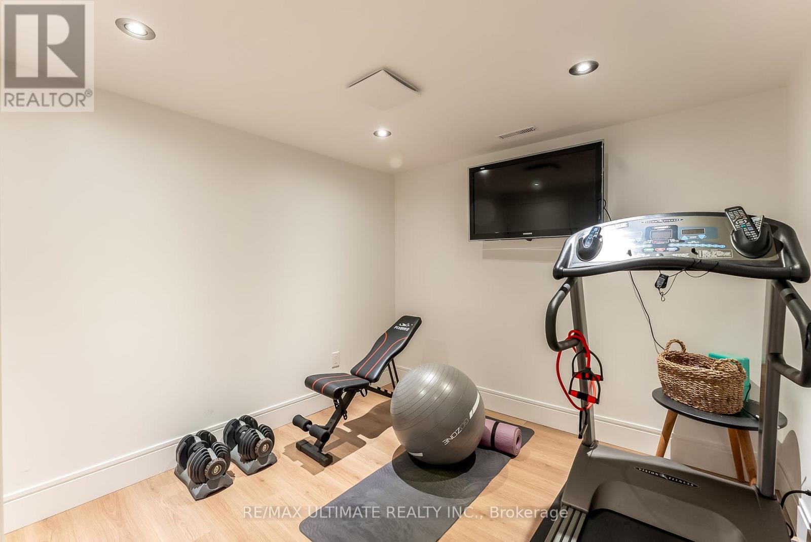 4157 Marblethorne Court, Mississauga, Ontario  L4W 2H9 - Photo 39 - W12463995