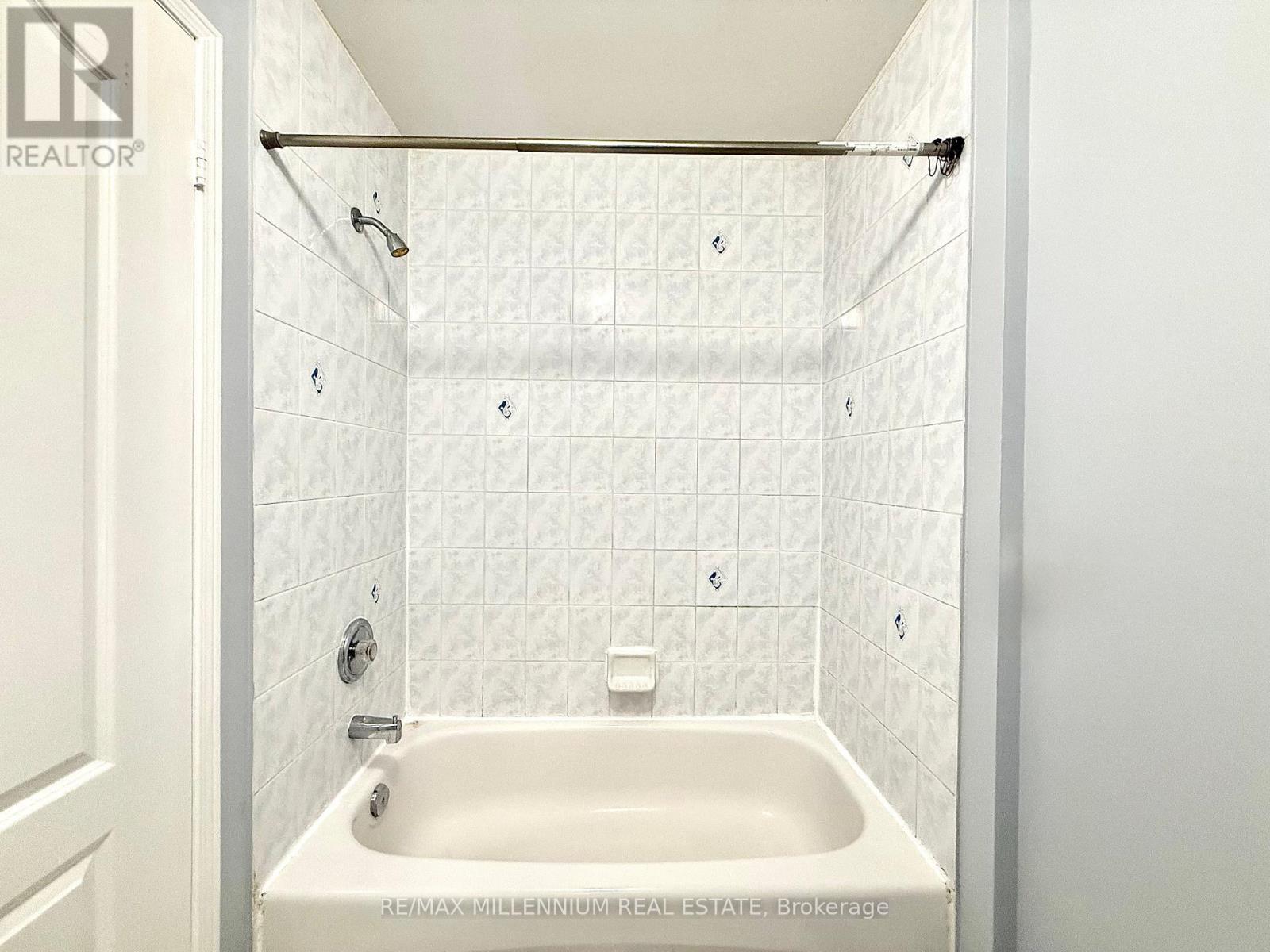 163 Willow Park Dr Drive, Brampton, Ontario  L6R 2N1 - Photo 25 - W12464002