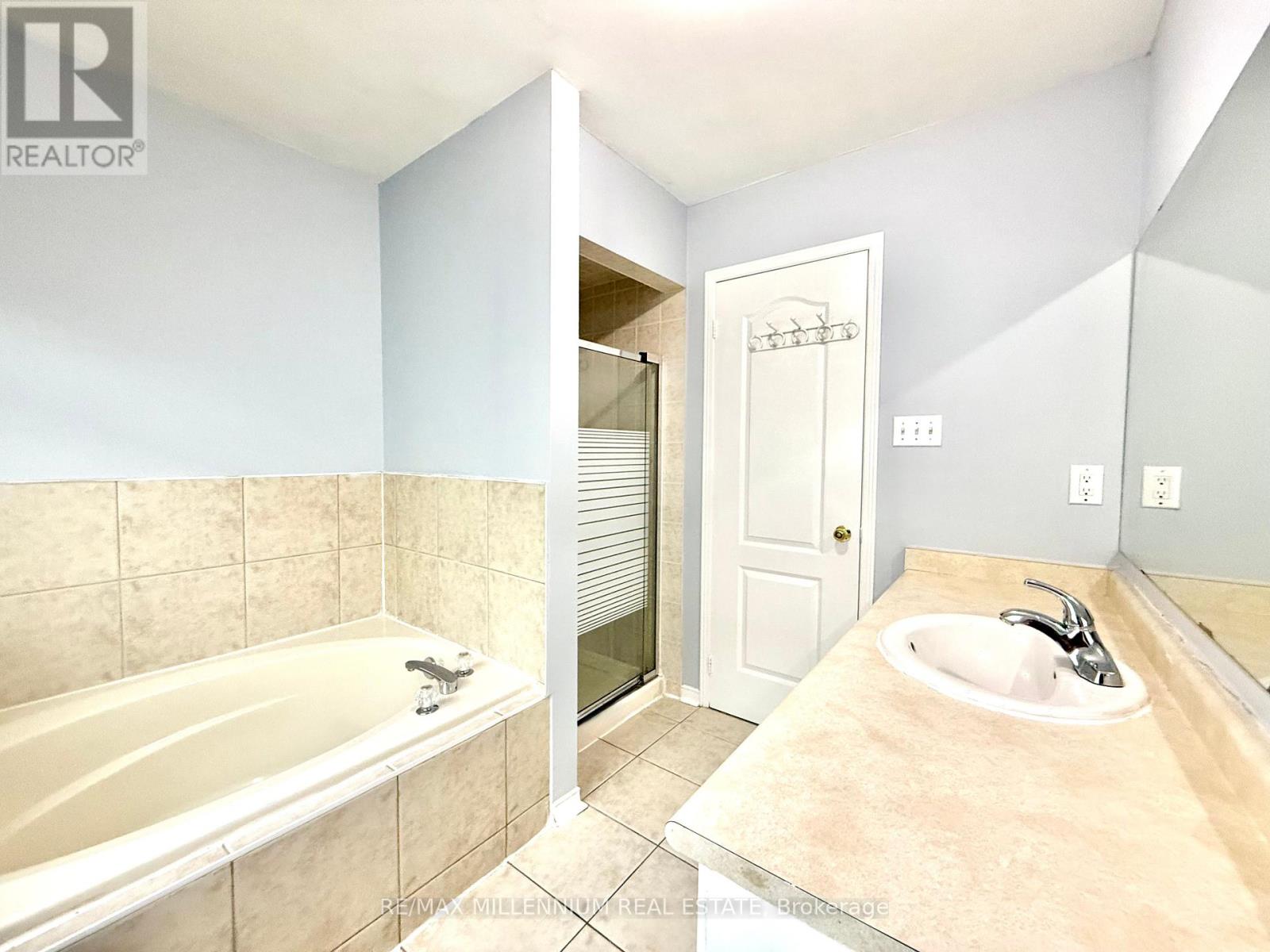 163 Willow Park Dr Drive, Brampton, Ontario  L6R 2N1 - Photo 29 - W12464002