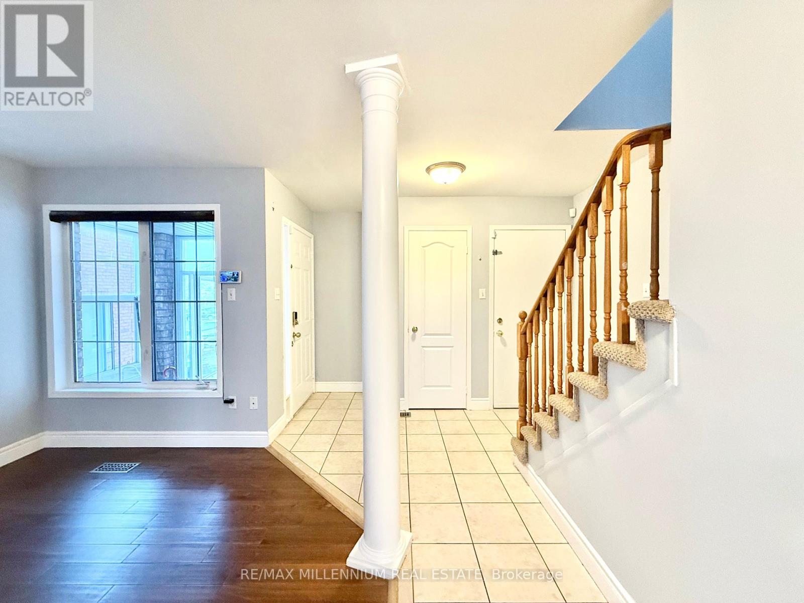 163 Willow Park Dr Drive, Brampton, Ontario  L6R 2N1 - Photo 4 - W12464002