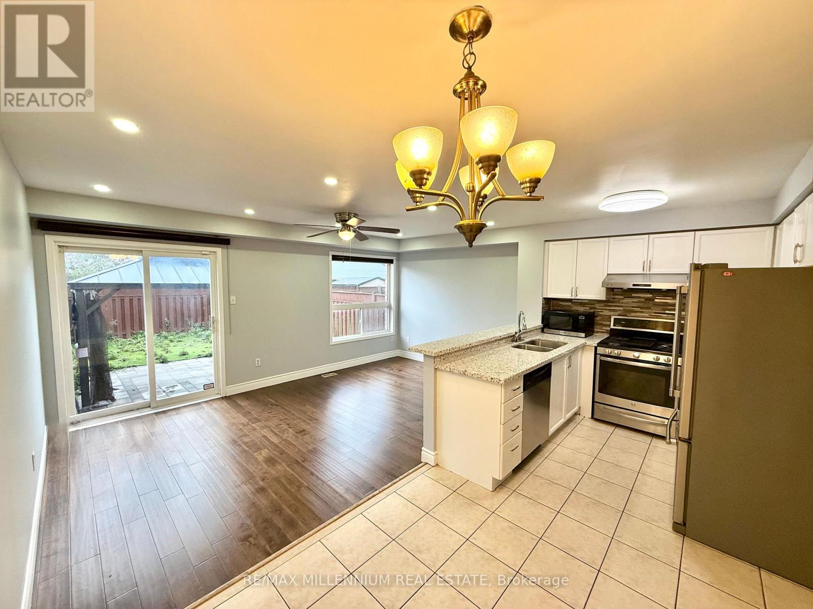 163 Willow Park Dr Drive, Brampton, Ontario  L6R 2N1 - Photo 9 - W12464002