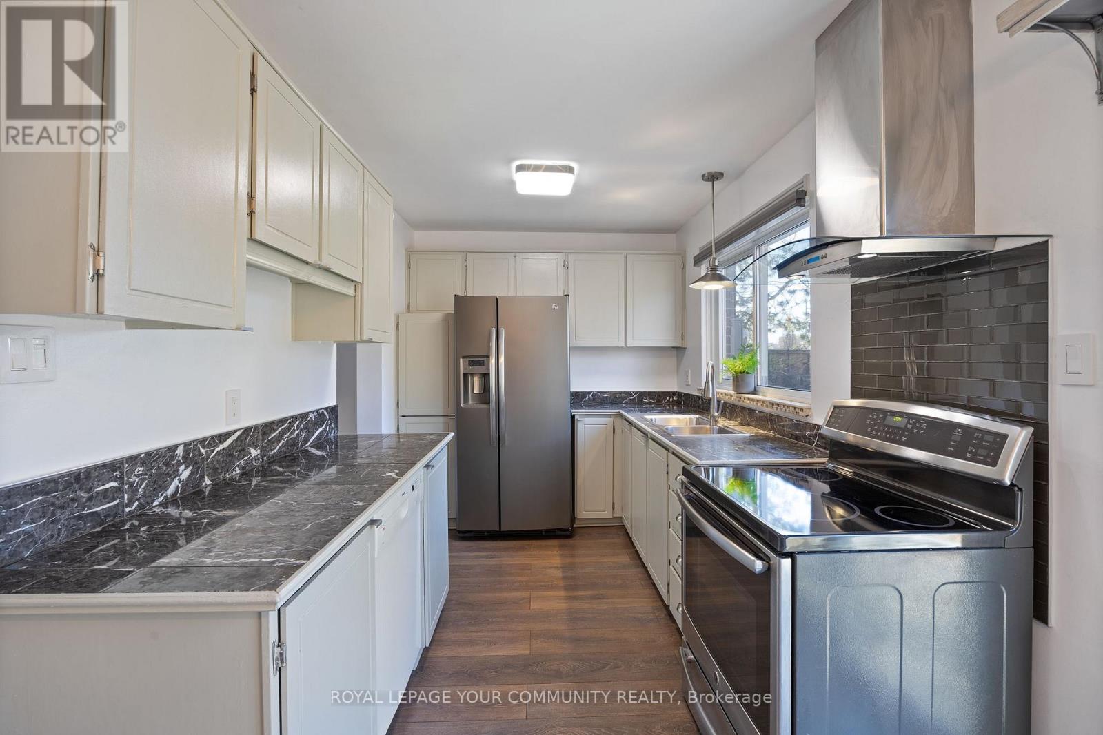 39 - 1020 Central Park Drive, Brampton, Ontario  L6S 3J5 - Photo 10 - W12464021