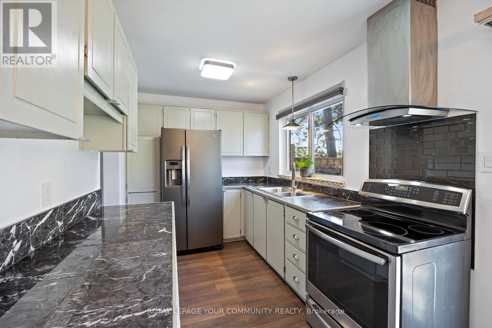 39 - 1020 Central Park Drive, Brampton, Ontario  L6S 3J5 - Photo 11 - W12464021