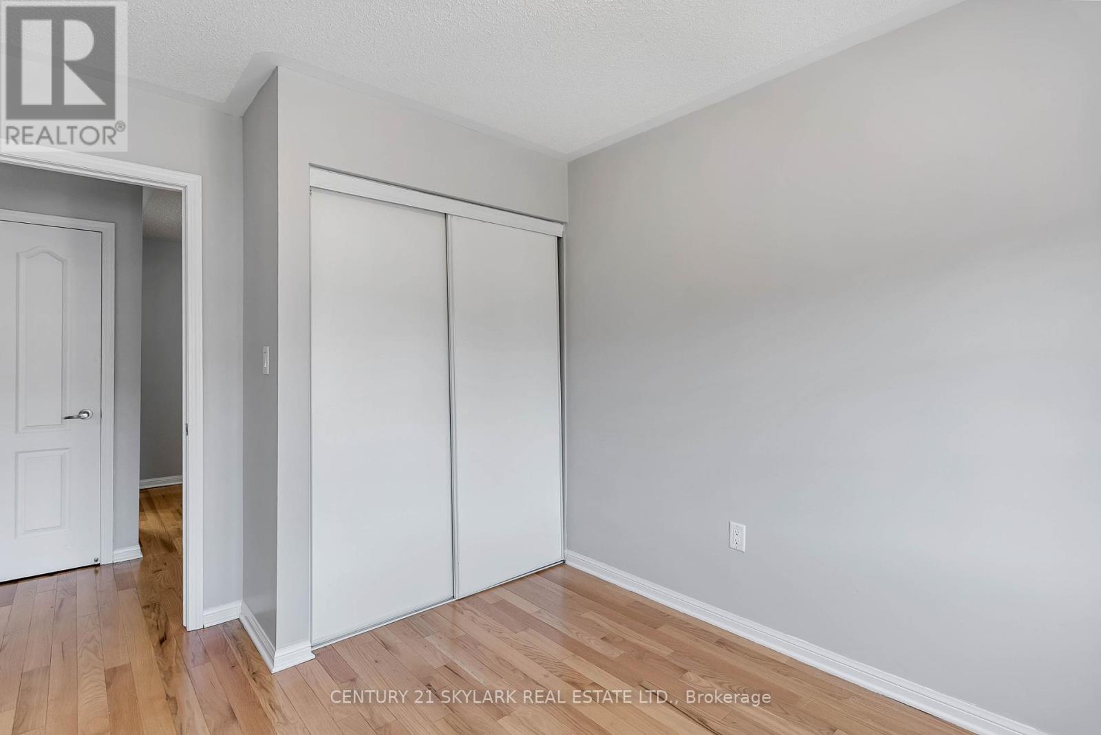 920 Deverell Place, Milton, Ontario  L9T 0M2 - Photo 16 - W12464054