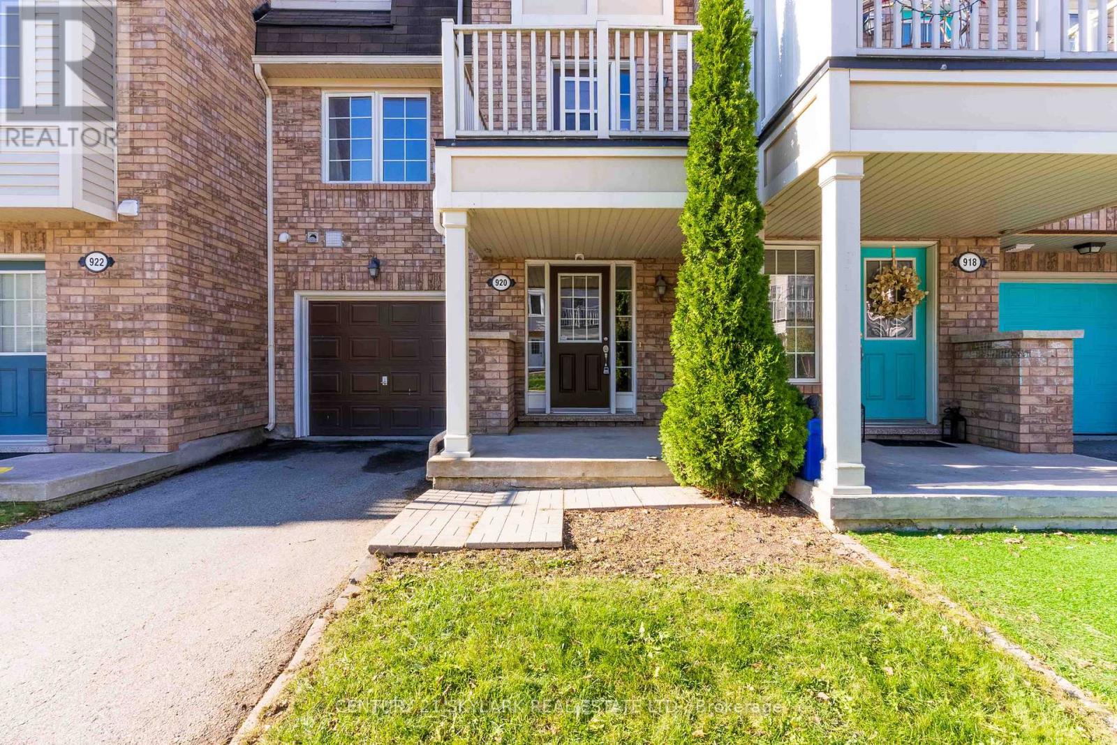 920 Deverell Place, Milton, Ontario  L9T 0M2 - Photo 3 - W12464054