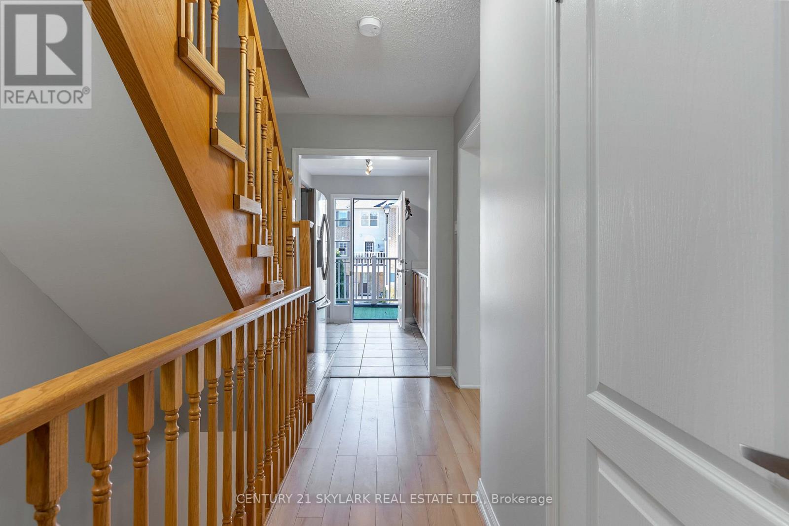 920 Deverell Place, Milton, Ontario  L9T 0M2 - Photo 6 - W12464054
