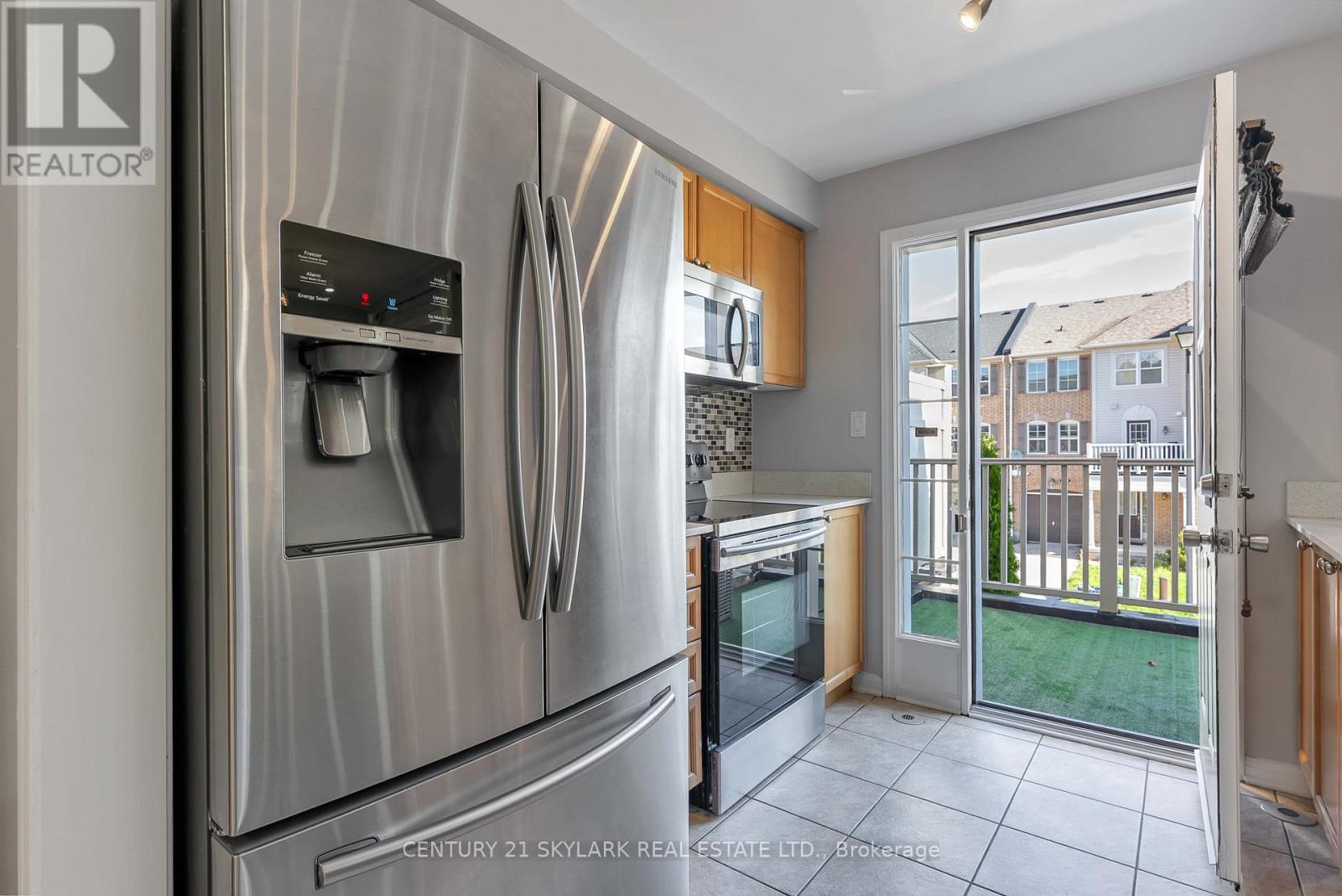 920 Deverell Place, Milton, Ontario  L9T 0M2 - Photo 8 - W12464054