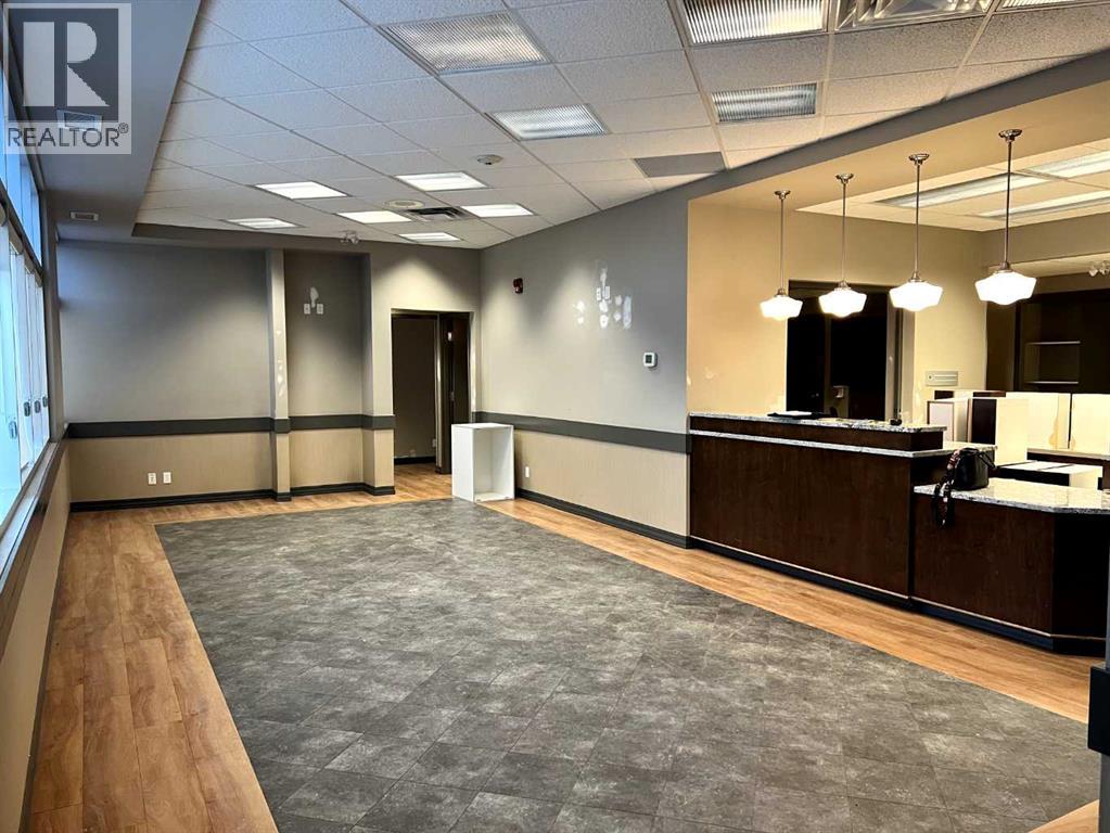 201a, 3215 49 Avenue, Red Deer, Alberta  T2N 0M8 - Photo 1 - A2183868