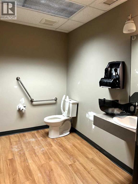 201a, 3215 49 Avenue, Red Deer, Alberta  T2N 0M8 - Photo 3 - A2183868