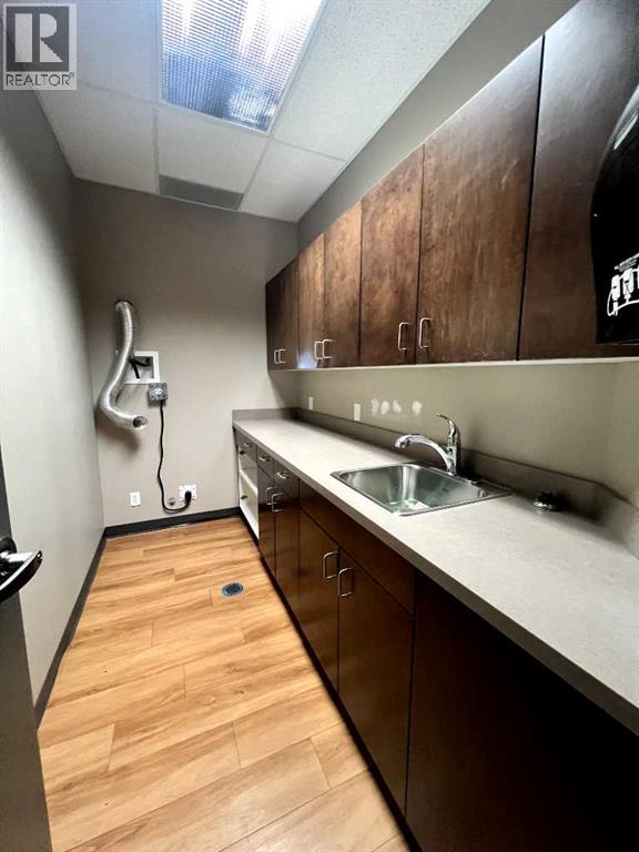 201a, 3215 49 Avenue, Red Deer, Alberta  T2N 0M8 - Photo 7 - A2183868