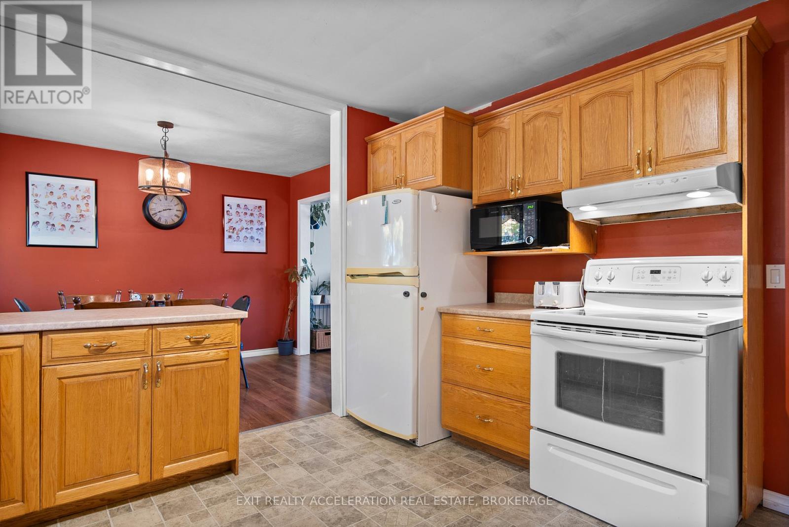 17 Sunset Crescent, Greater Napanee, Ontario  K7R 2G5 - Photo 12 - X12464127