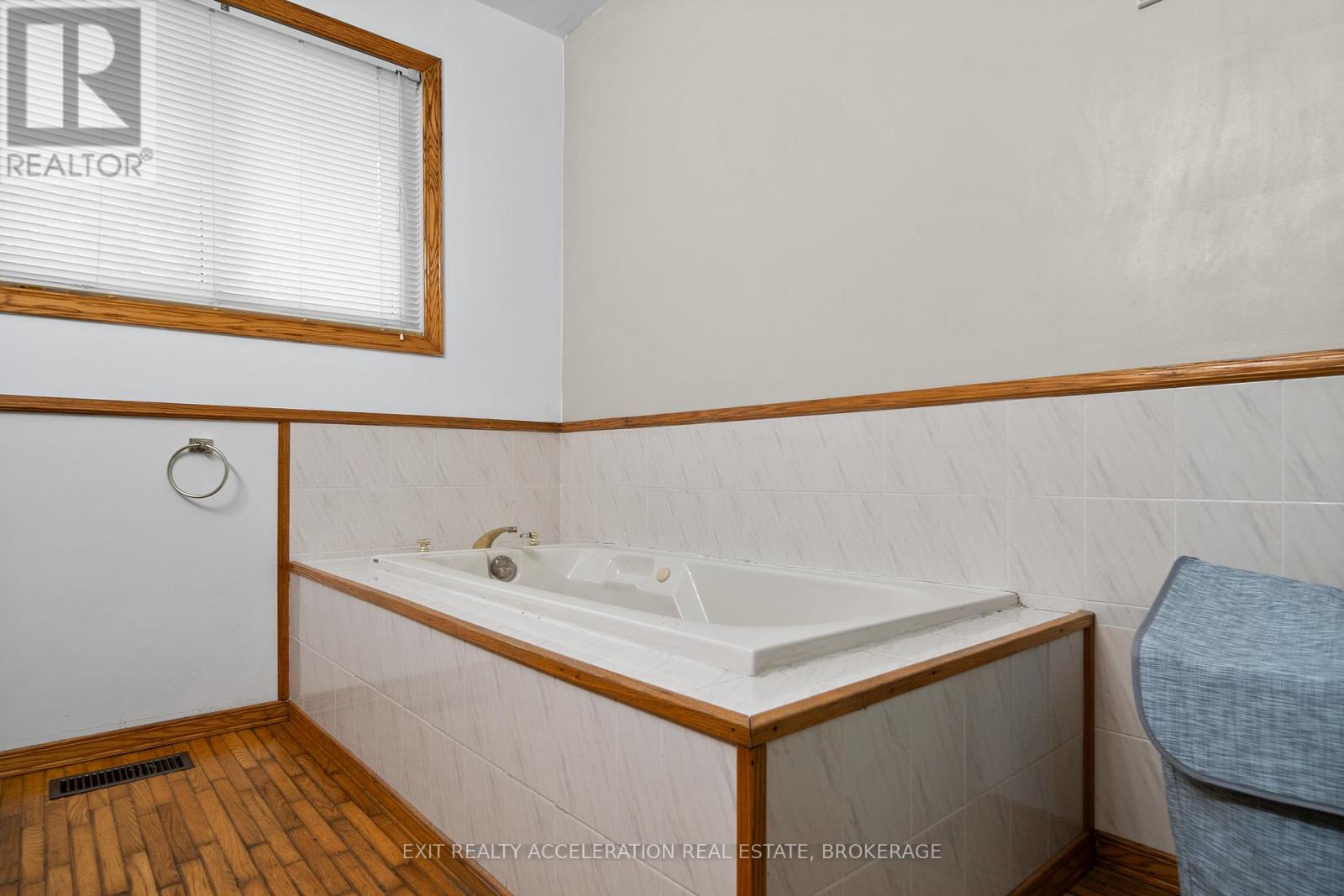 17 Sunset Crescent, Greater Napanee, Ontario  K7R 2G5 - Photo 25 - X12464127
