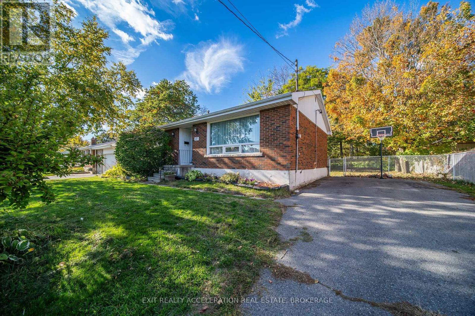 17 Sunset Crescent, Greater Napanee, Ontario  K7R 2G5 - Photo 4 - X12464127