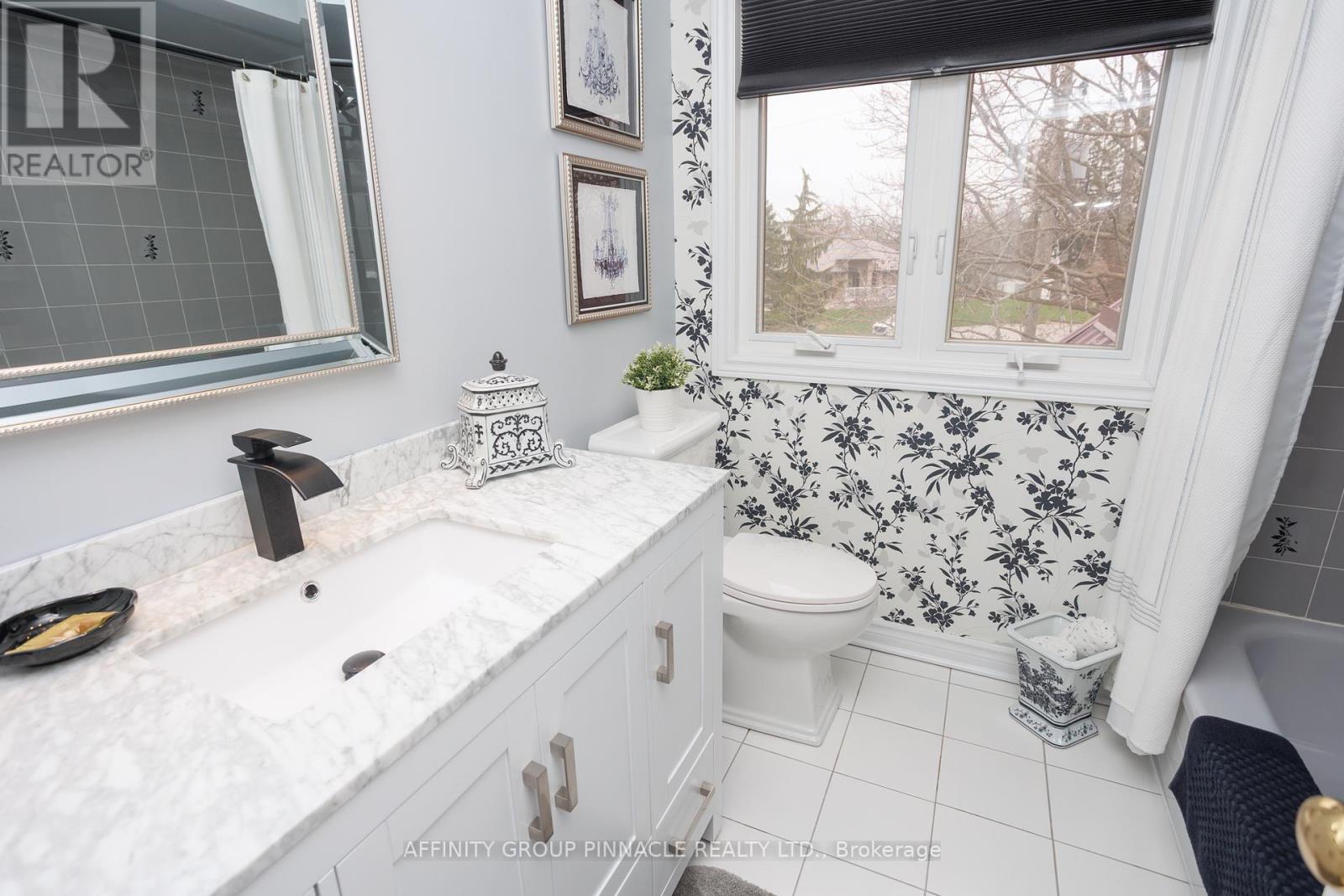 20 Olympia Court, Kawartha Lakes, Ontario  K9V 6C8 - Photo 34 - X12464076