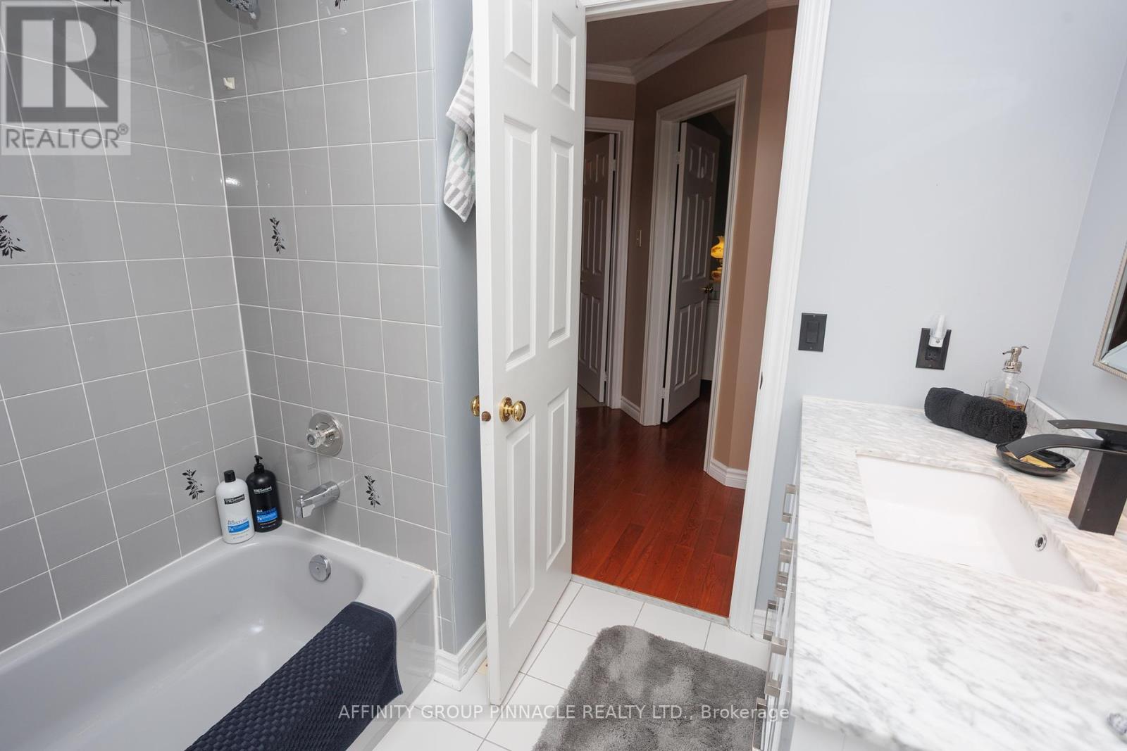 20 Olympia Court, Kawartha Lakes, Ontario  K9V 6C8 - Photo 35 - X12464076