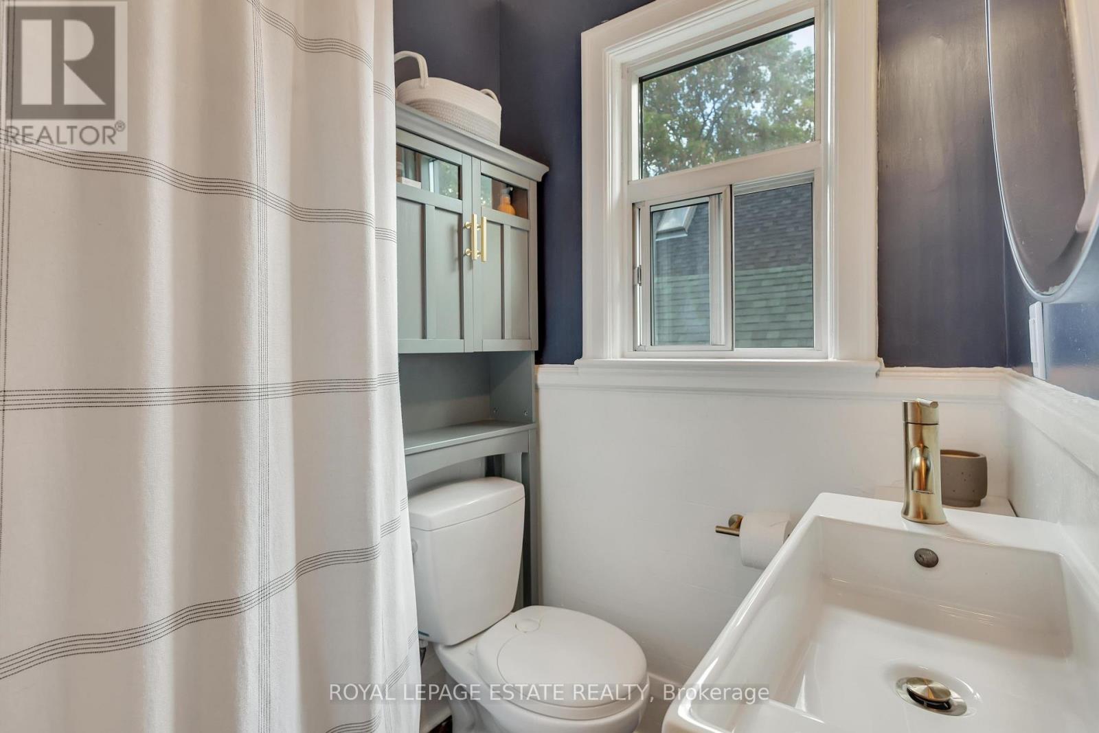 13 Eastdale Avenue, Toronto, Ontario  M4C 4Z8 - Photo 22 - E12463163