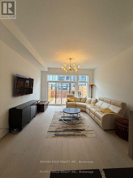 71 - 80 Coveside Drive W, Mississauga, Ontario  L5H 0B2 - Photo 5 - W12463402