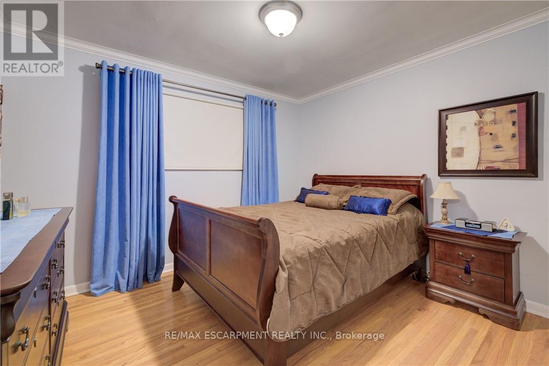 646 Iroquois Avenue, Hamilton, Ontario  L9G 3B4 - Photo 16 - X12463993