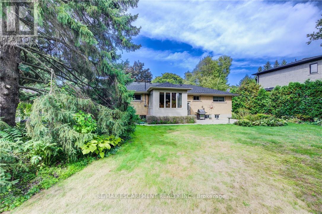 646 Iroquois Avenue, Hamilton, Ontario  L9G 3B4 - Photo 24 - X12463993