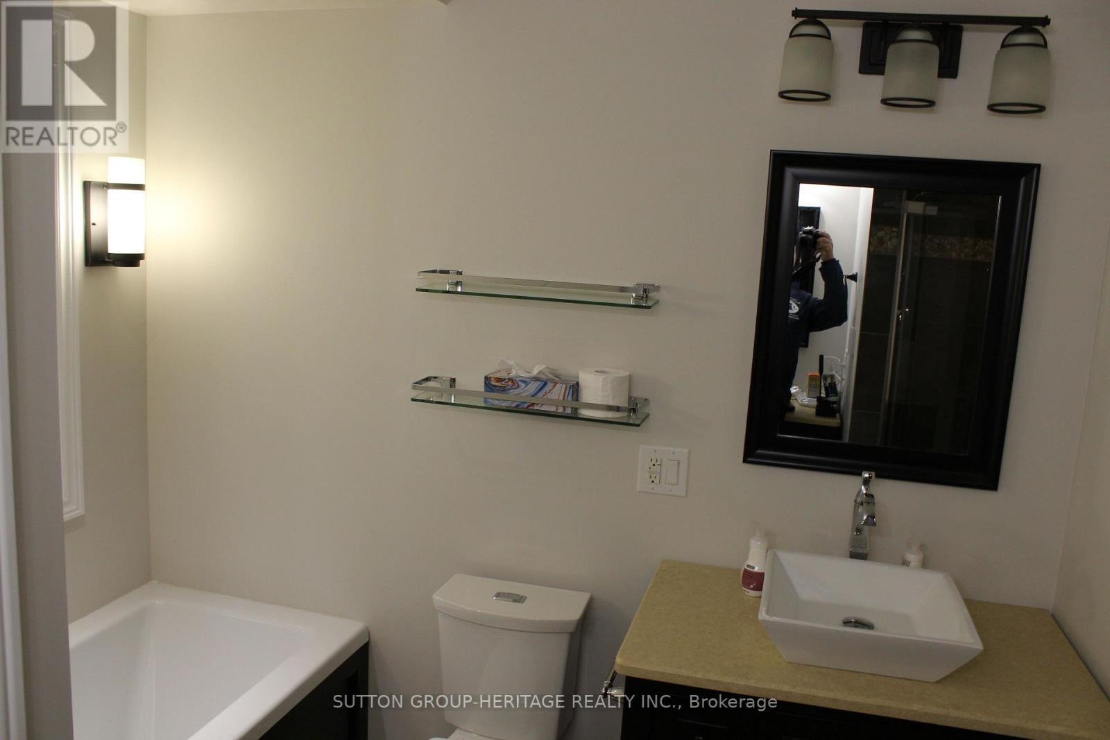 45 Lakewood Crescent, Kawartha Lakes, Ontario  K0M 1A0 - Photo 13 - X12464040