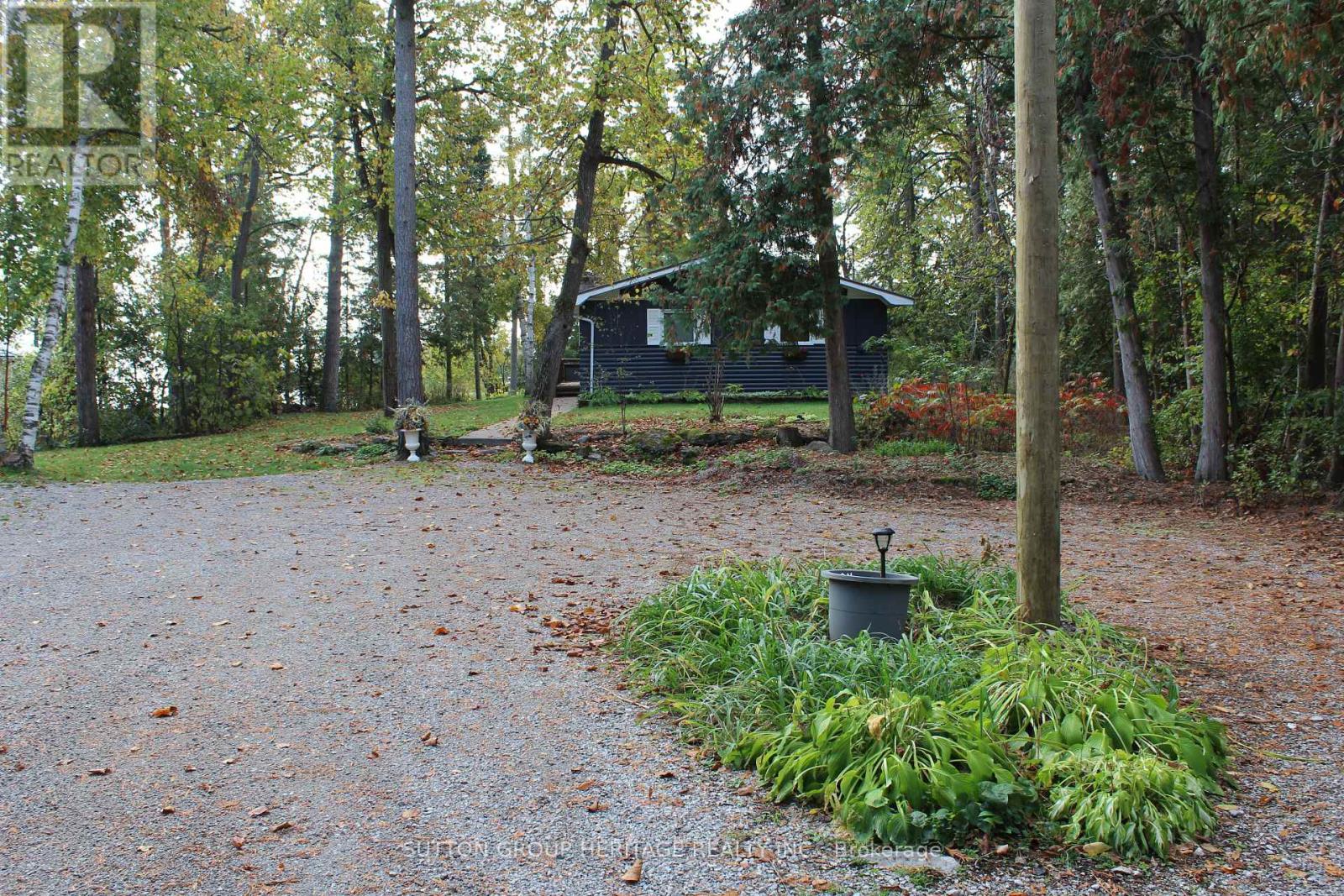 45 Lakewood Crescent, Kawartha Lakes, Ontario  K0M 1A0 - Photo 3 - X12464040