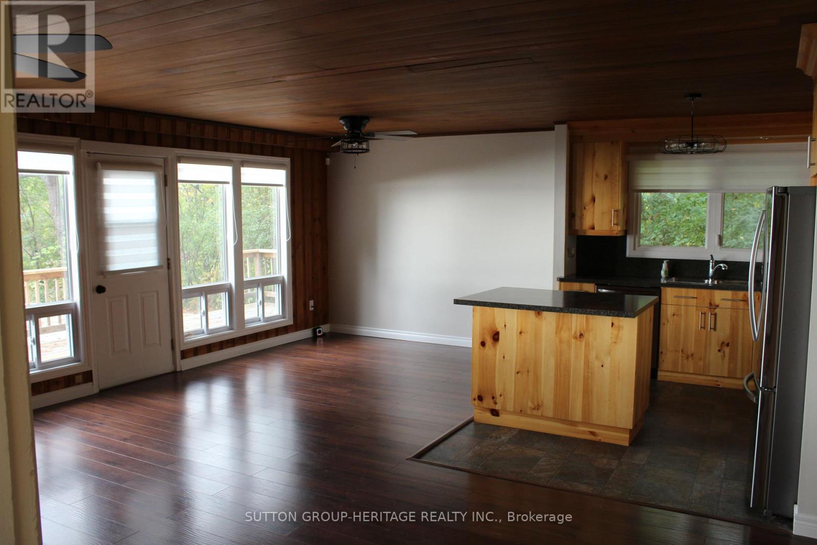 45 Lakewood Crescent, Kawartha Lakes, Ontario  K0M 1A0 - Photo 7 - X12464040