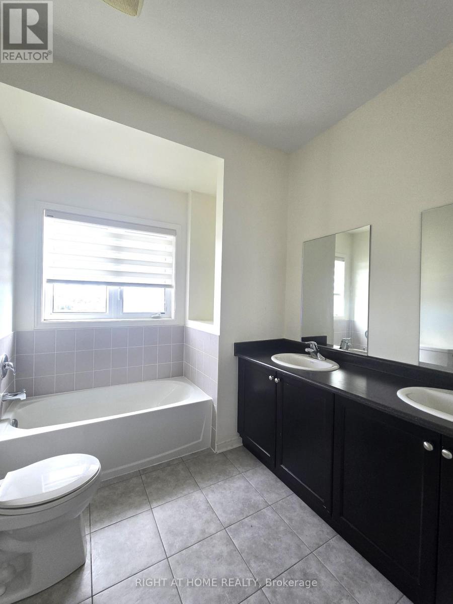 18 Hartney Drive, Richmond Hill, Ontario  L4S 0J8 - Photo 7 - N12461573