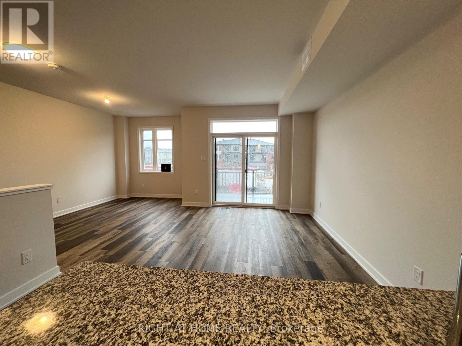 204 Tussock Private, Ottawa, Ontario  K1S 0M8 - Photo 11 - X12464167