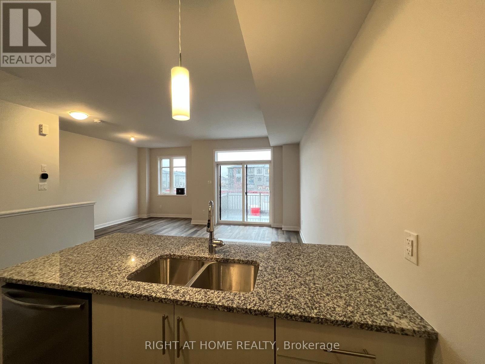 204 Tussock Private, Ottawa, Ontario  K1S 0M8 - Photo 12 - X12464167