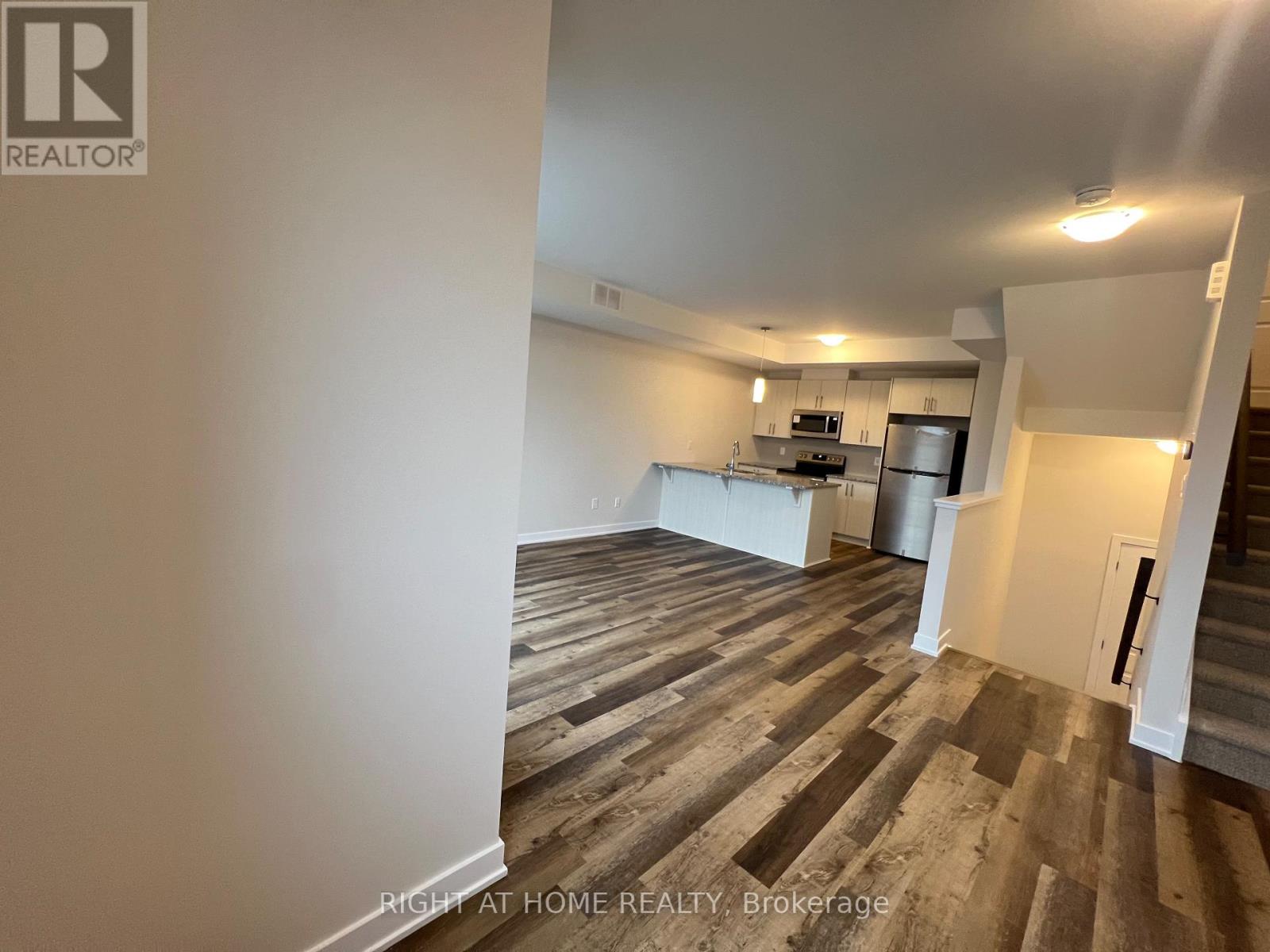 204 Tussock Private, Ottawa, Ontario  K1S 0M8 - Photo 6 - X12464167