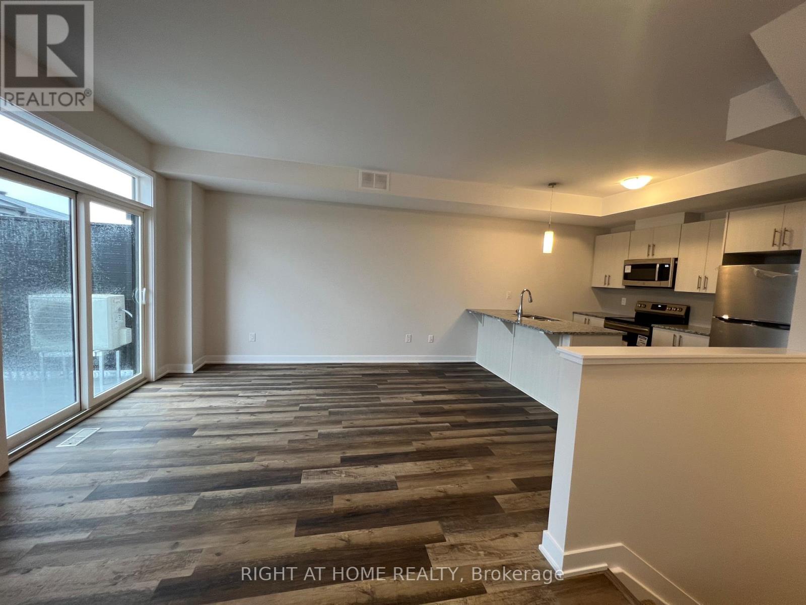 204 Tussock Private, Ottawa, Ontario  K1S 0M8 - Photo 8 - X12464167