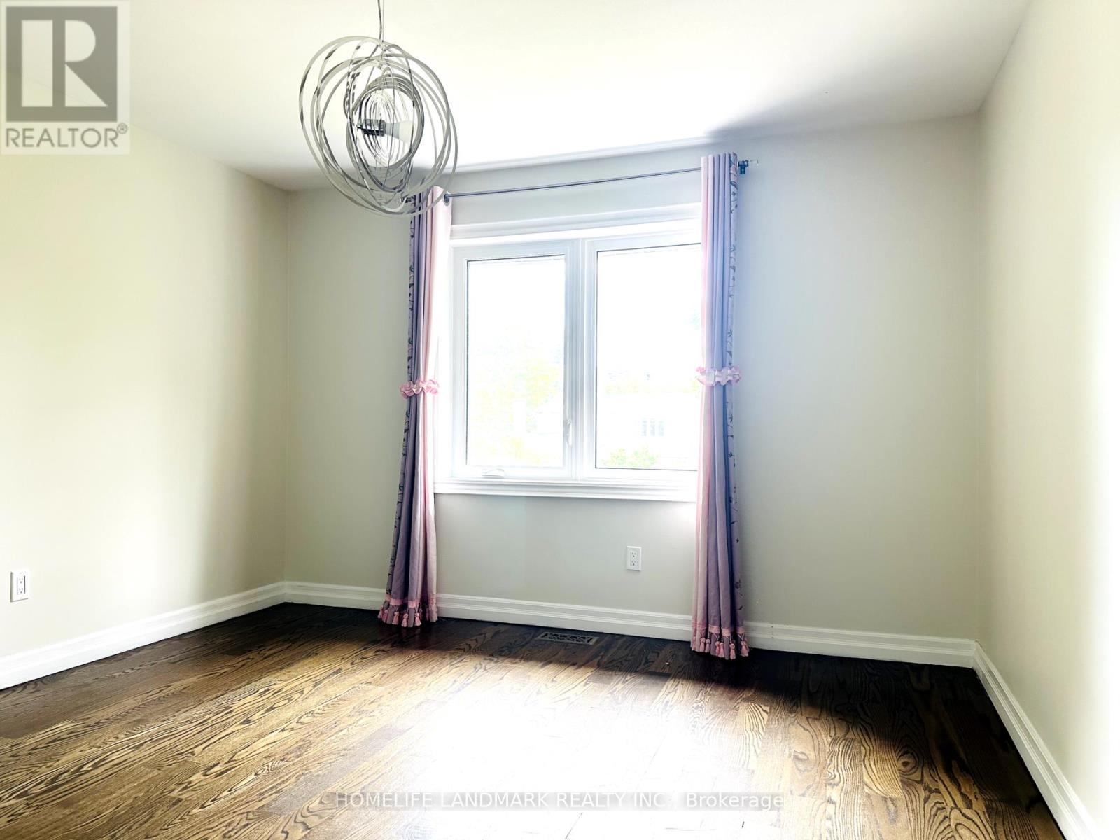125 Bannatyne Drive, Toronto, Ontario  M2L 2P5 - Photo 22 - C12461322