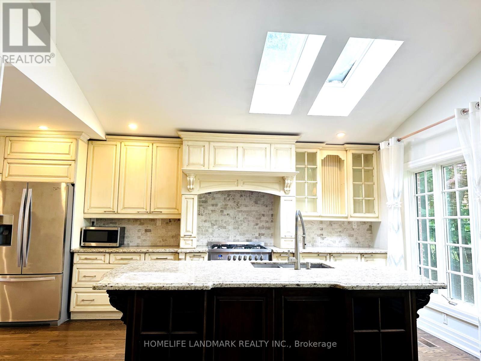 125 Bannatyne Drive, Toronto, Ontario  M2L 2P5 - Photo 14 - C12461322