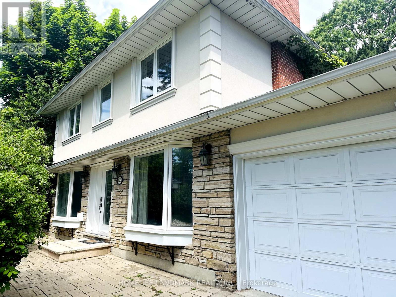 125 Bannatyne Drive, Toronto, Ontario  M2L 2P5 - Photo 2 - C12461322