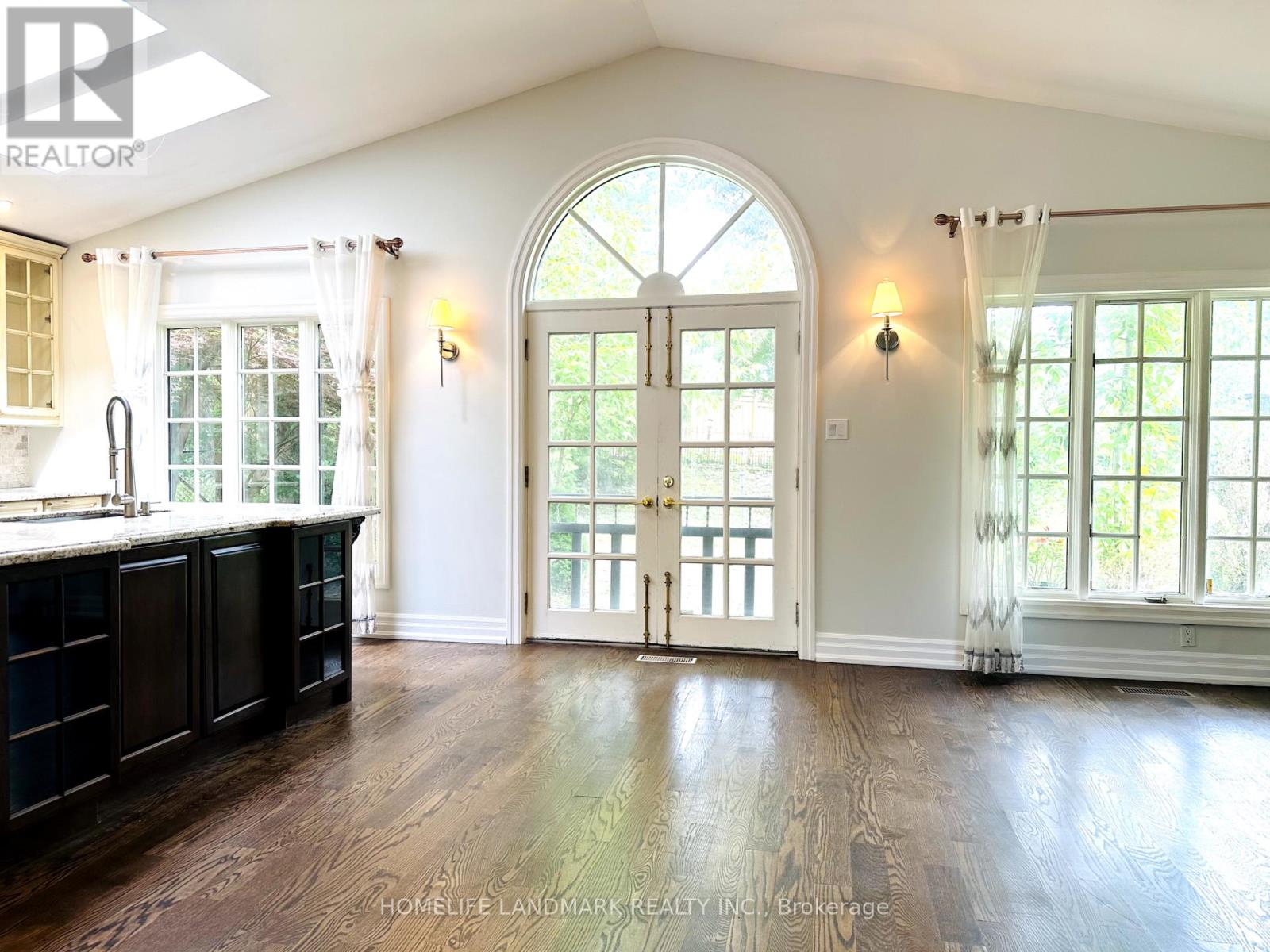 125 Bannatyne Drive, Toronto, Ontario  M2L 2P5 - Photo 15 - C12461322