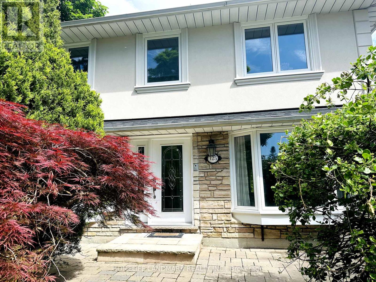 125 Bannatyne Drive, Toronto, Ontario  M2L 2P5 - Photo 3 - C12461322