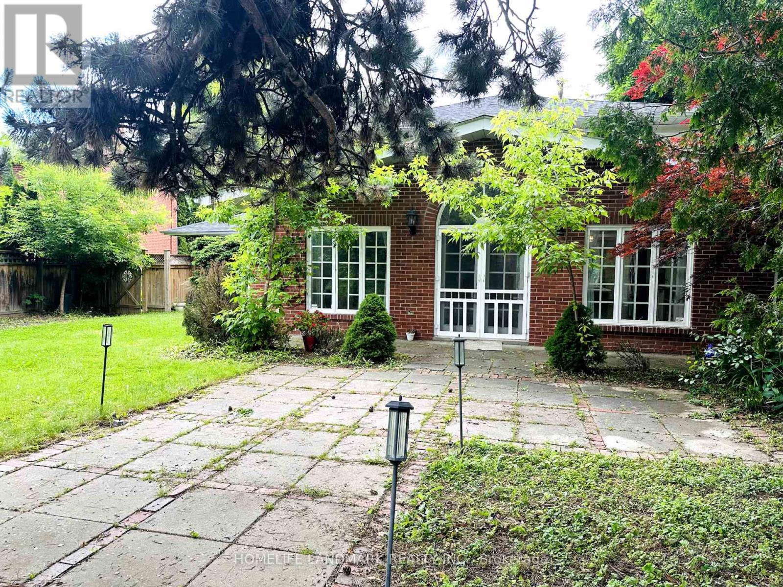 125 Bannatyne Drive, Toronto, Ontario  M2L 2P5 - Photo 36 - C12461322