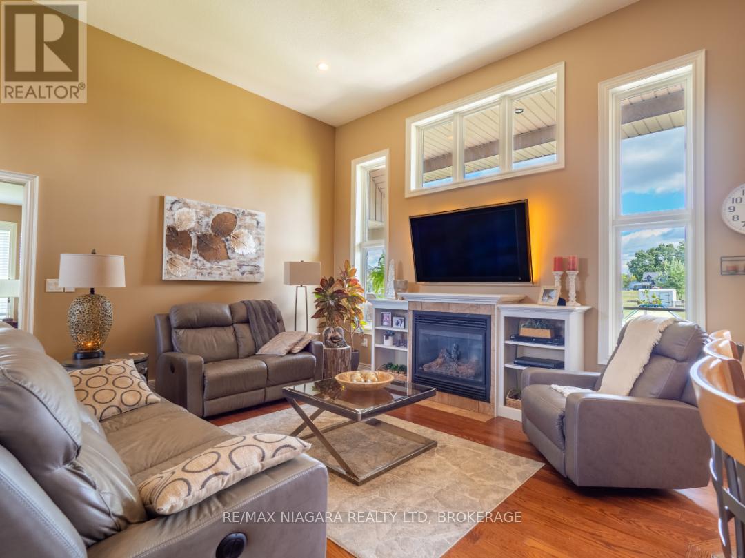 20219 Youngs Road S, Wainfleet, Ontario  L3K 5V4 - Photo 11 - X12464133