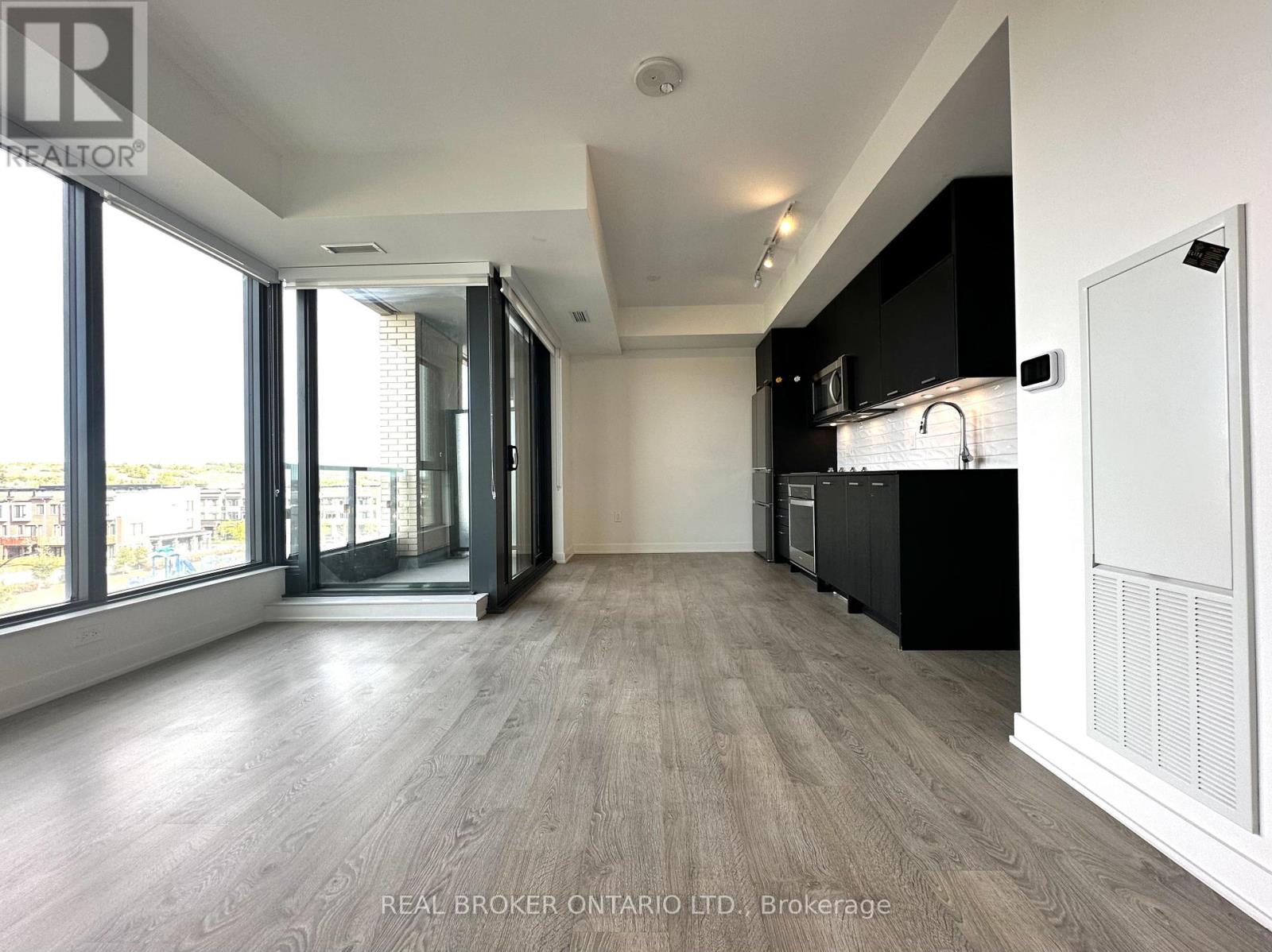 409 - 120 Eagle Rock Way, Vaughan, Ontario  L6A 5C2 - Photo 2 - N12453730