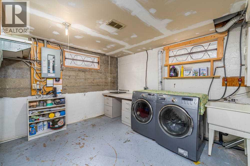 2211 Halifax Crescent Nw, Calgary, Alberta  T2M 4E1 - Photo 16 - A2242702