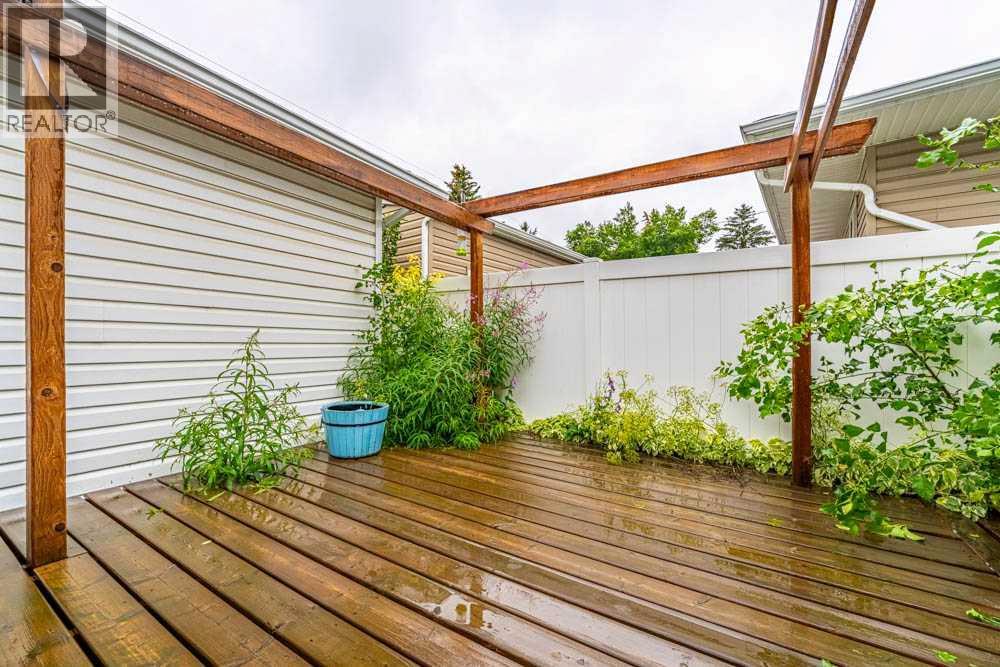 2211 Halifax Crescent Nw, Calgary, Alberta  T2M 4E1 - Photo 26 - A2242702