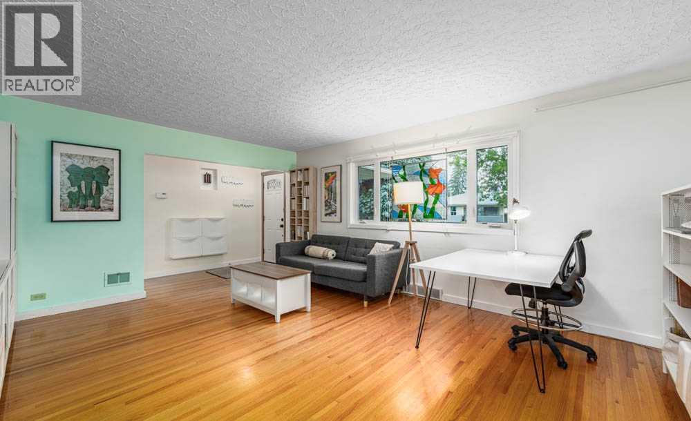 2211 Halifax Crescent Nw, Calgary, Alberta  T2M 4E1 - Photo 8 - A2242702